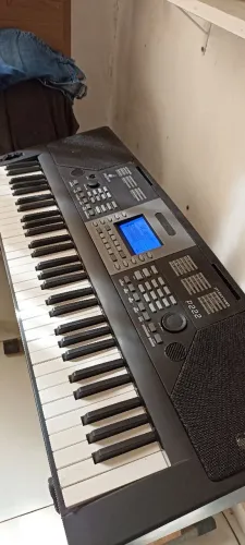 Vendo um teclado Pegasus p222 61 teclas