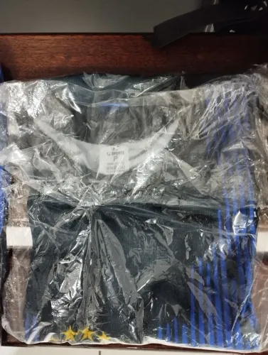 Duas Camisas do Brasil Novas Aceito Trocas