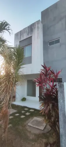 Sobrado com duas suítes em Cajupiranga