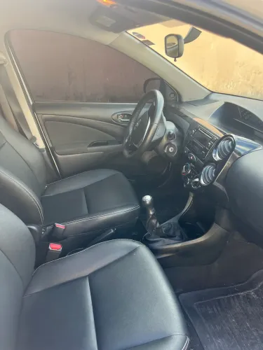 Toyota Etios XLS 1.5 Flex 16V 5P Mec. 2015