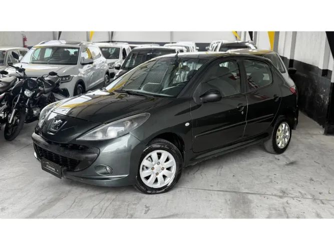 Peugeot 207 XR 1.4 Flex 8V 5P 2010