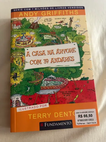 Livro A casa na Árvore com 39 andares