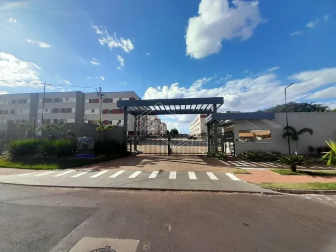 Venda de Apartamentos / Térreo na cidade de Araraquara