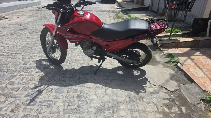 Falcon 400cc (Dias davila)