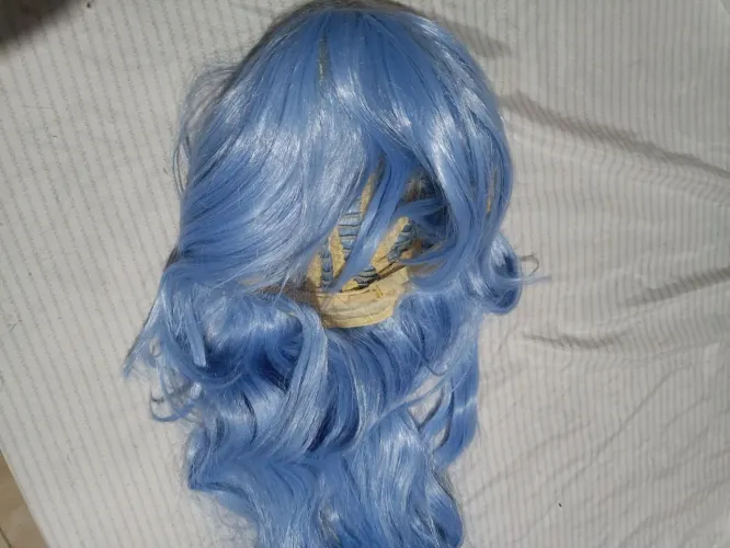 PERUCA AZUL ONDULADA LONGA