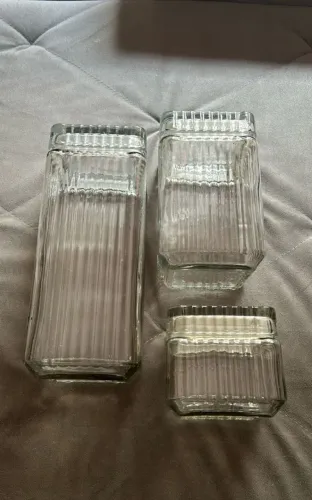 Potes de vidro canelados