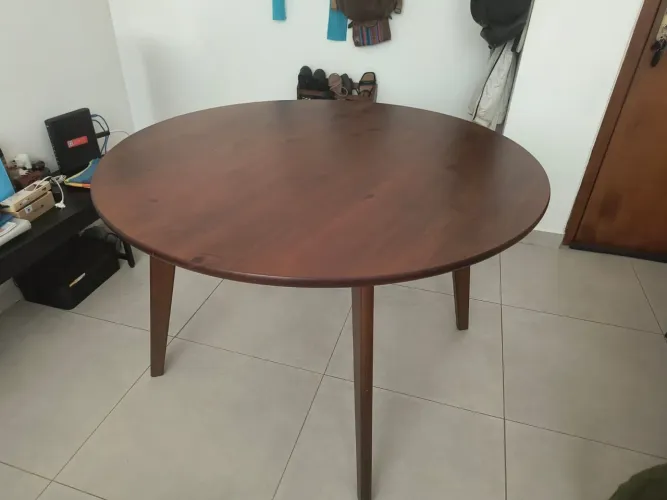 Mesa redonda Madeira Maciça 110cm diâmetro