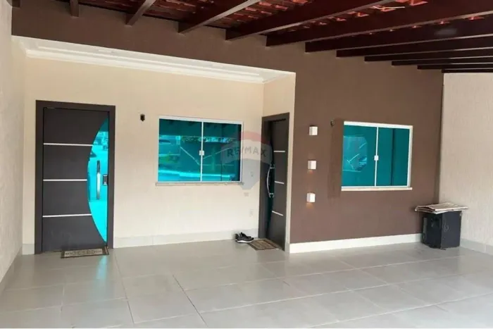 Venda Casa 2/4 condomínio Zona Sul com Piscina - Apta a Financiamento