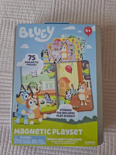 Caixa Magnética Cenário Bluey 75 peças