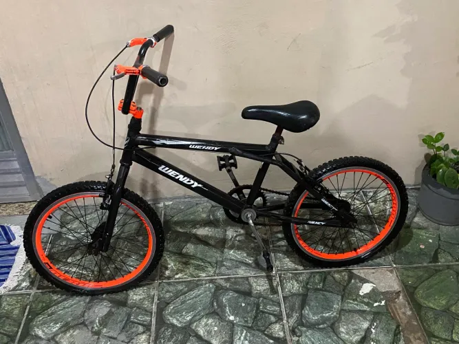 Bicicleta BMX Wendy Aro 20 Preta e laranja