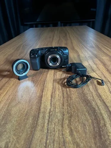 Blackmagic Pocket Cinema Camera 4K + Viltrox EF-M2 II ? Ótimo estado