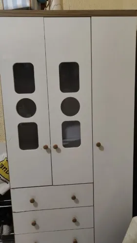 Guarda roupa e ventilador