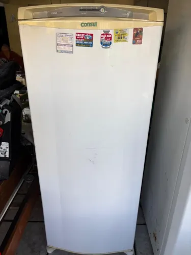 GELADEIRA POR 890,00 APENAS PIX OU DINHEIRO