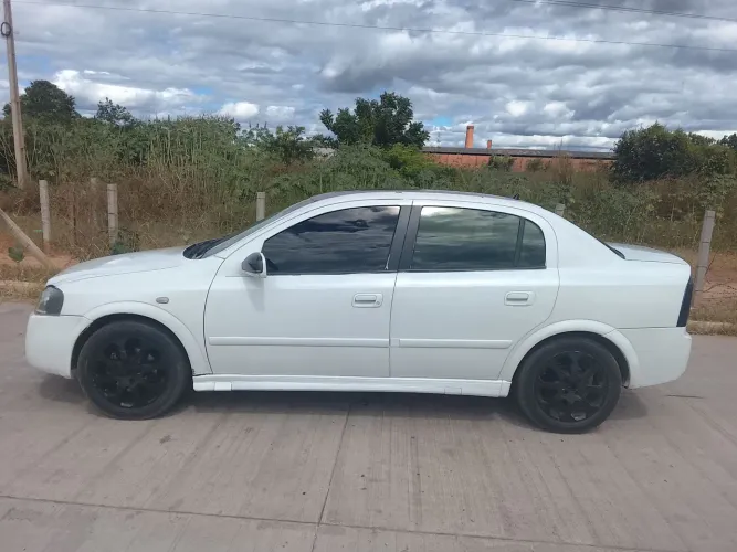 Chevrolet Astra Sed. Advant. 2.0 8V MPFI Flexp. 4P 2011