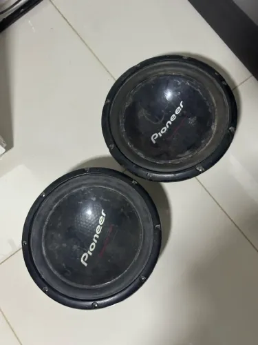 grave subwoofer pionner cara preta