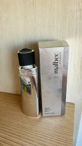 Malbec Magnetic Desodorante Colônia 100ml Malbec Magnetic é a sua expressão hipnotizante