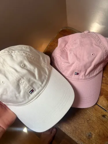 Boné Tommy Hilfiger (apenas o off-White)