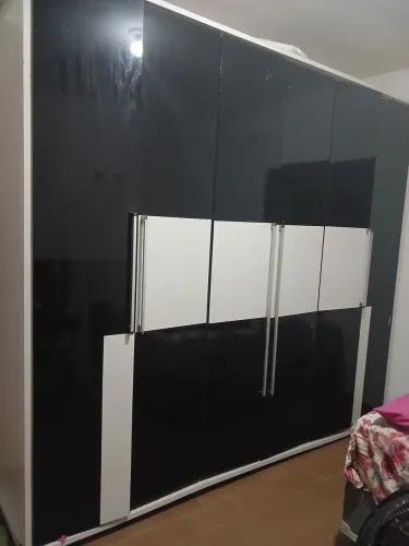 Guarda roupa gigante