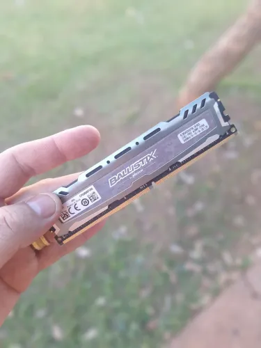 Memória DDR4 8GB Ballistix 2400 MHz