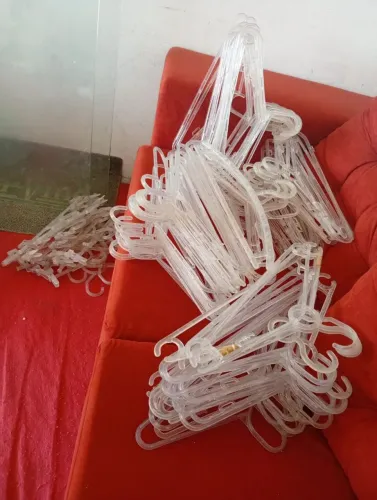 60 cabides de acrílico