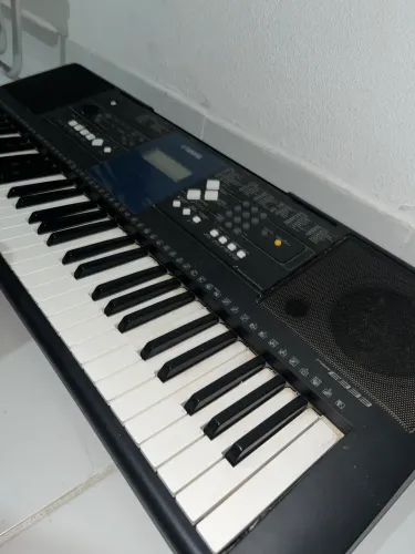 Teclado Yamaha PSR E333