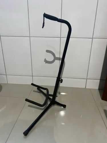 SUPORTE DE CHÃO PARA VIOLÃO