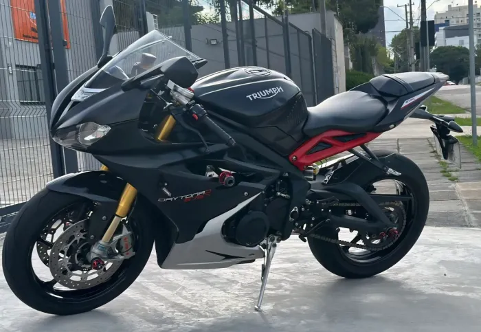 Triumph Daytona 675R - 24.000KM - 2016 - IMPECÁVEL