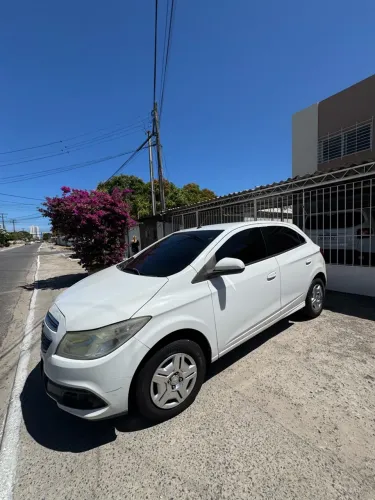 Chevrolet Onix Hatch LT 1.0 8V Flex Power Mec. 4P 2014