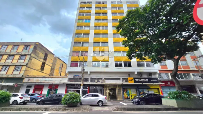 Apartamento Reformado com Elevador Ótimo para Estudantes e Investidores