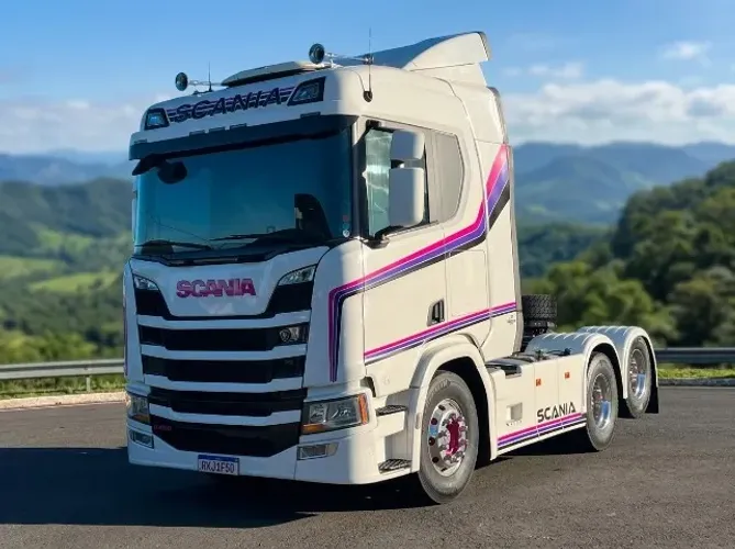 R-450 A 6X2 DIESEL 2020