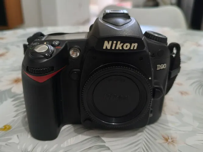 Câmera DSLR Nikon D90 estado de zero.