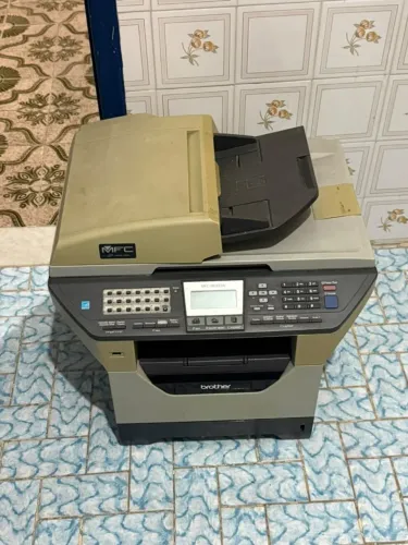 impressora multifuncional a laser monocromática Brother MFC-8890DW