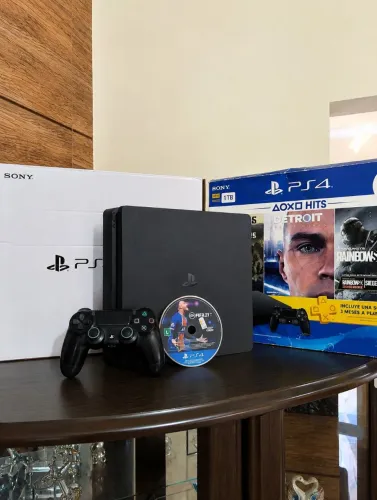 Playstation 4 Slim 1TB
