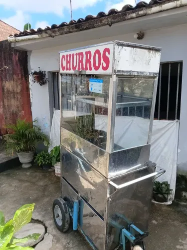 Vende-se um carrinho de churros