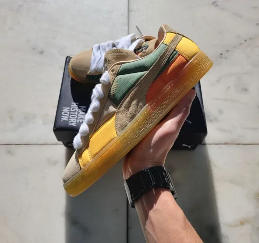 Tênis Puma Suede x Black Fives