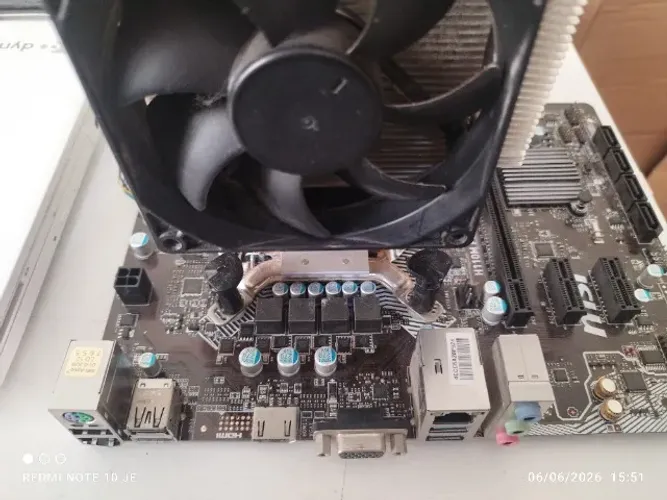 Intel i3 6100 com optane512gb