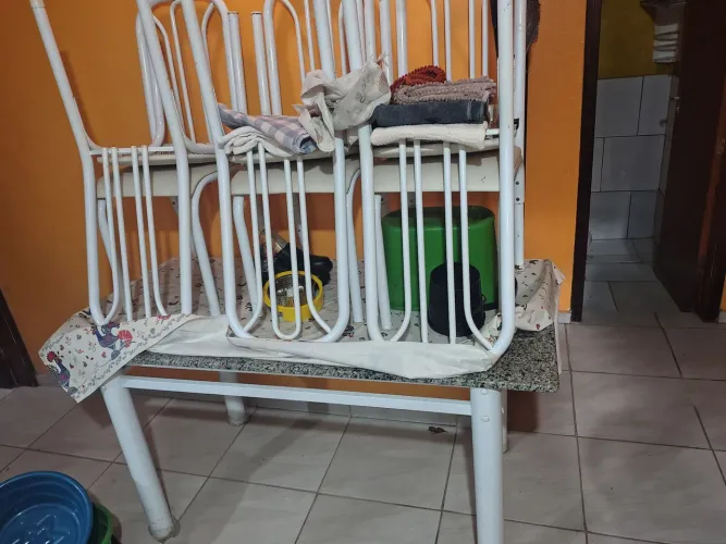 Mesa com 6 cadeiras