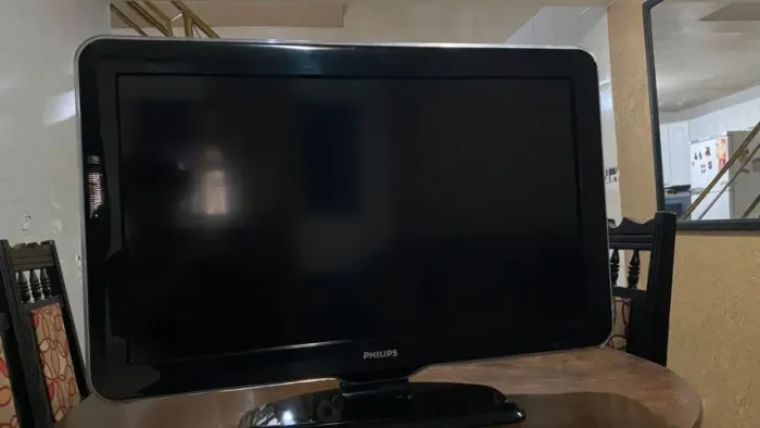 TV Philips 32 Pol. 32PFL5604/78 (Display Queimado)