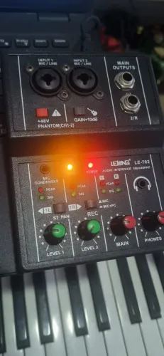 Mesa de Som com Interface 16bits/48Khz LeLong (TEYUM)