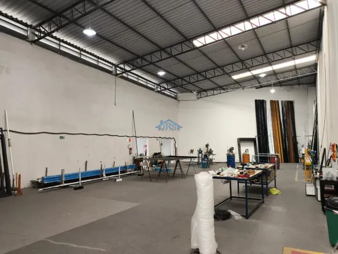 Galpão para alugar em Barueri, Chácaras Marco, com 570 m²