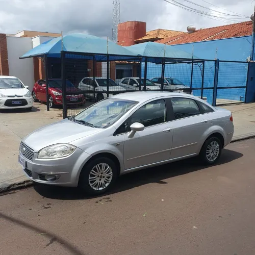 Fiat Linea Essence Dualogic 1.8 Flex 16V 4P 2013
