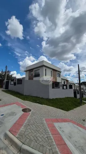 Sobrado com 2 dormitórios à venda, 101 m² por R$ 750.000,00 - Barreirinha - Curitiba/PR