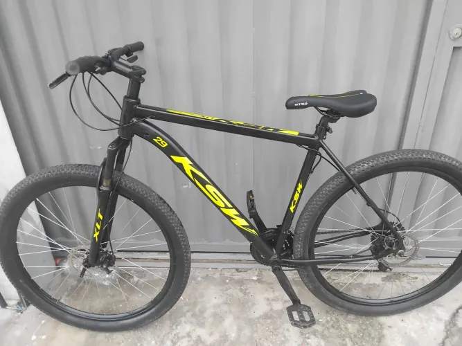 Vende se bicicleta aro 29