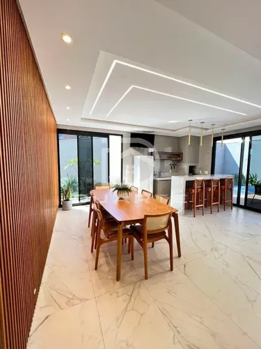Sobrado em Condomínio Residencial Alphaville Anápolis, porteira fechada