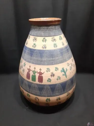 Vaso egípcio grande