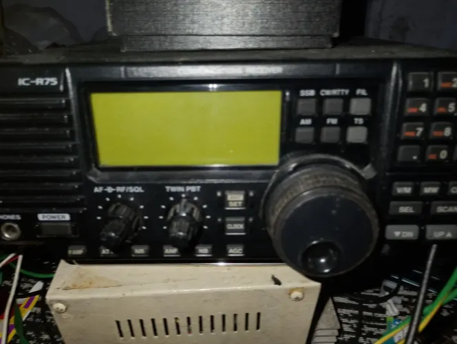 Rádio comunicador Base HF escuta