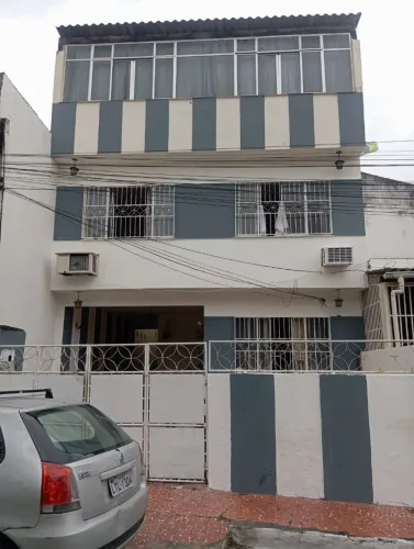 Vendo triplex 4 quartos perfeito na Engenhoca
