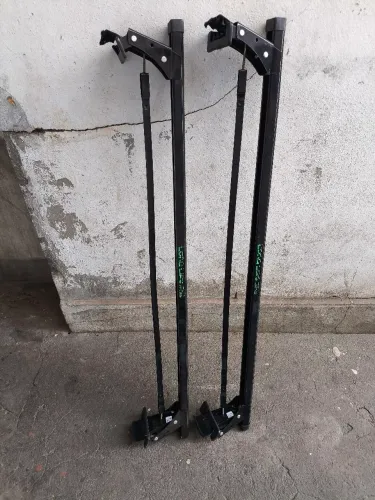 racks de teto transversais (bagageiros)