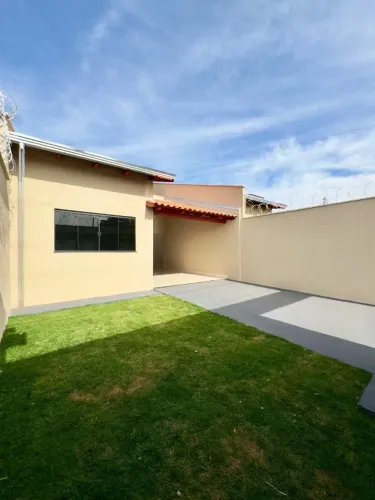 - Casa com quintal grande à venda em Jacaraípe - 2 quartos