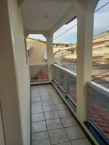 Alugo Quarto Mobiliado com Varanda em República Feminina